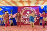 filmy group dance